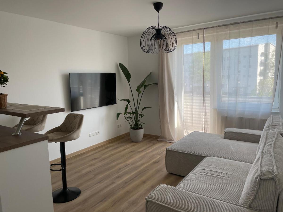 Neue Stilvolle 2-Zimmer Wohnung Im Zentrum Von Wolfsburg Bagian luar foto