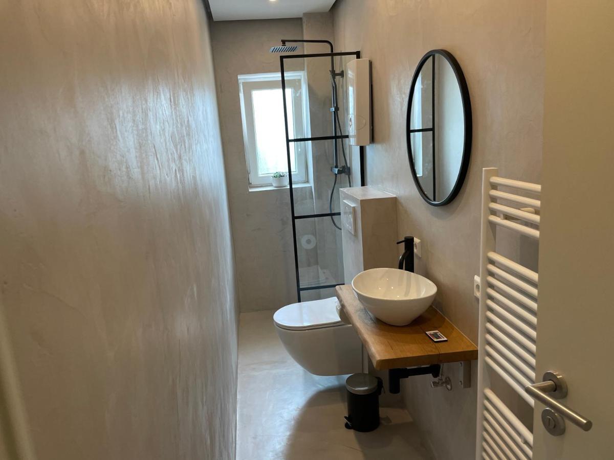 Neue Stilvolle 2-Zimmer Wohnung Im Zentrum Von Wolfsburg Bagian luar foto